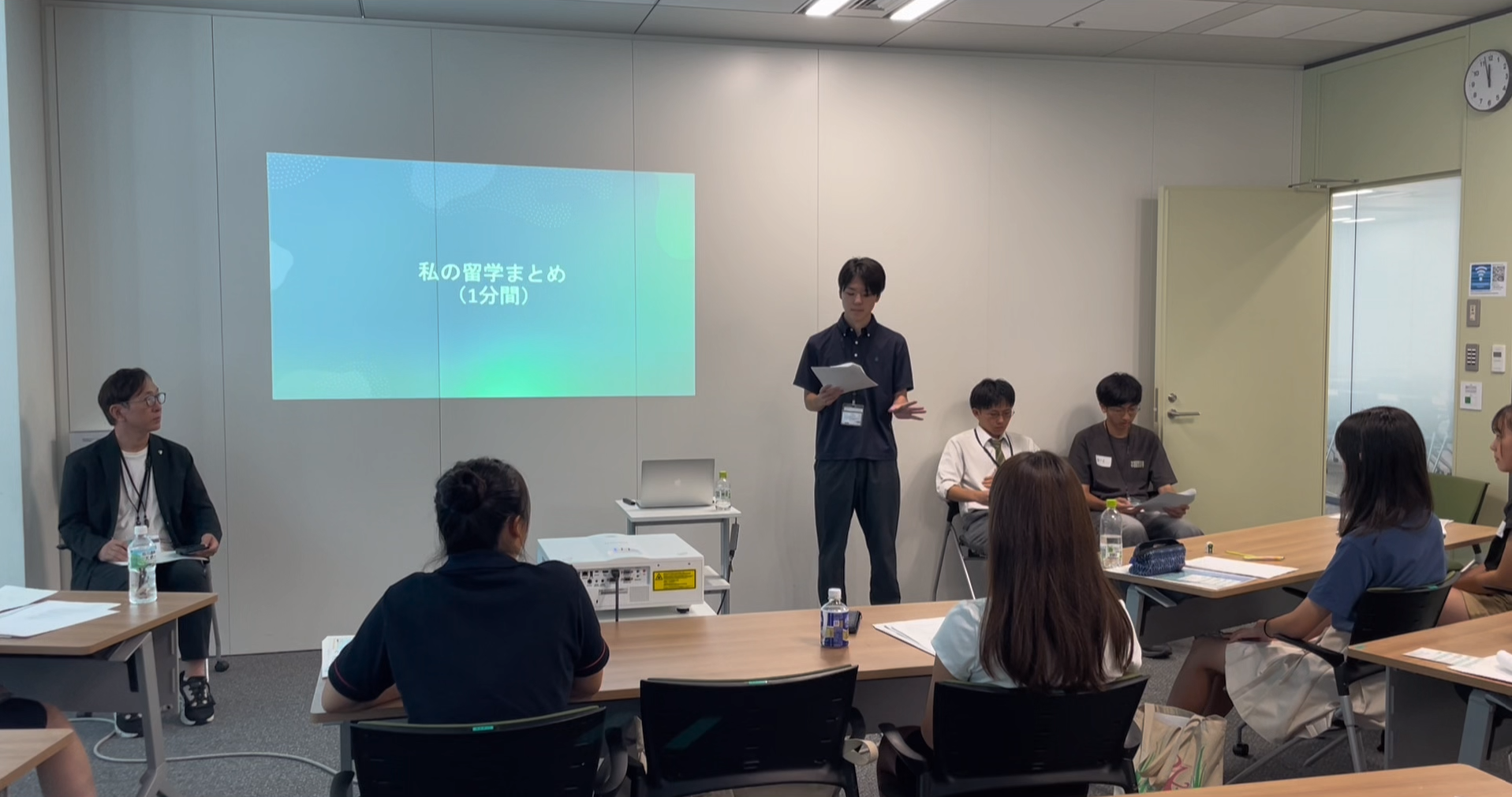 帰国者懇談会を開催しました。